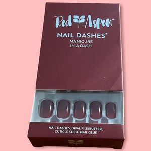 NIB Red Aspen Short Square Nail Dashes in Fall For Christine (Brick Red)
